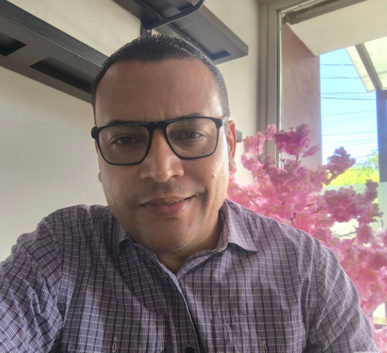 <em>Javier Ramos</em>